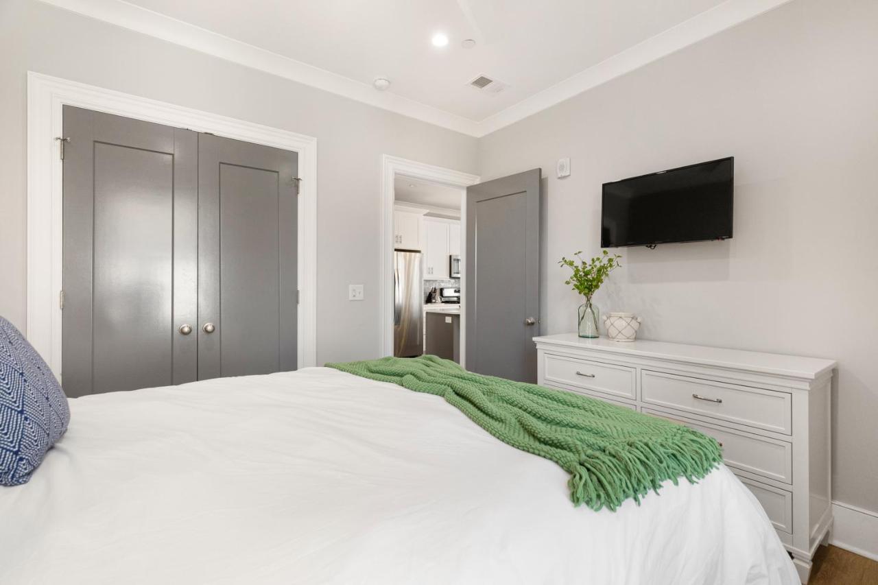 The Santee Suite At 122 Spring Чарльстон Экстерьер фото
